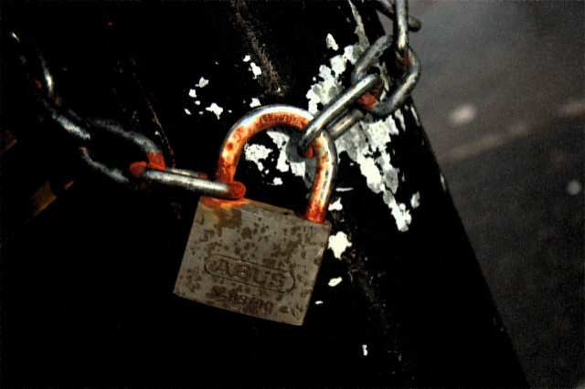 Lock - flickr mthierry